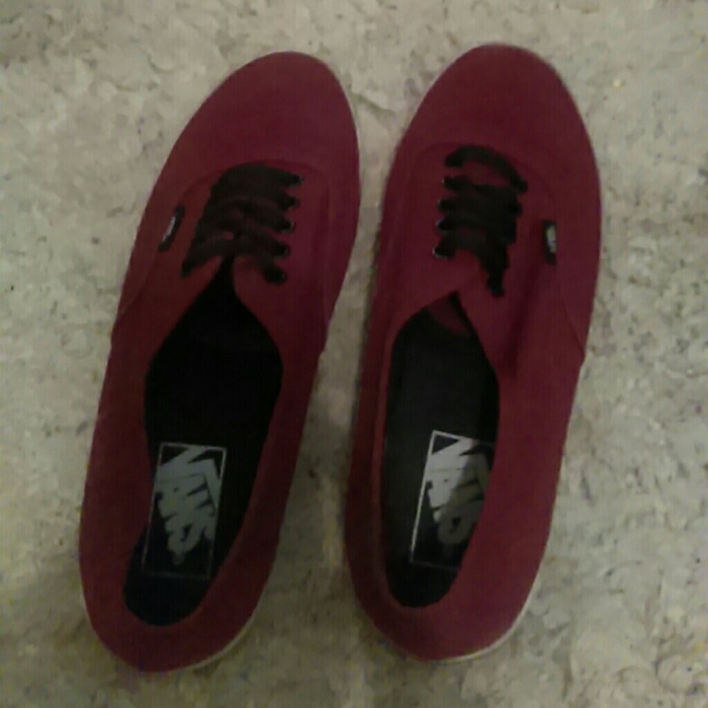 💥SOLD💥Maroon vans size 8.5